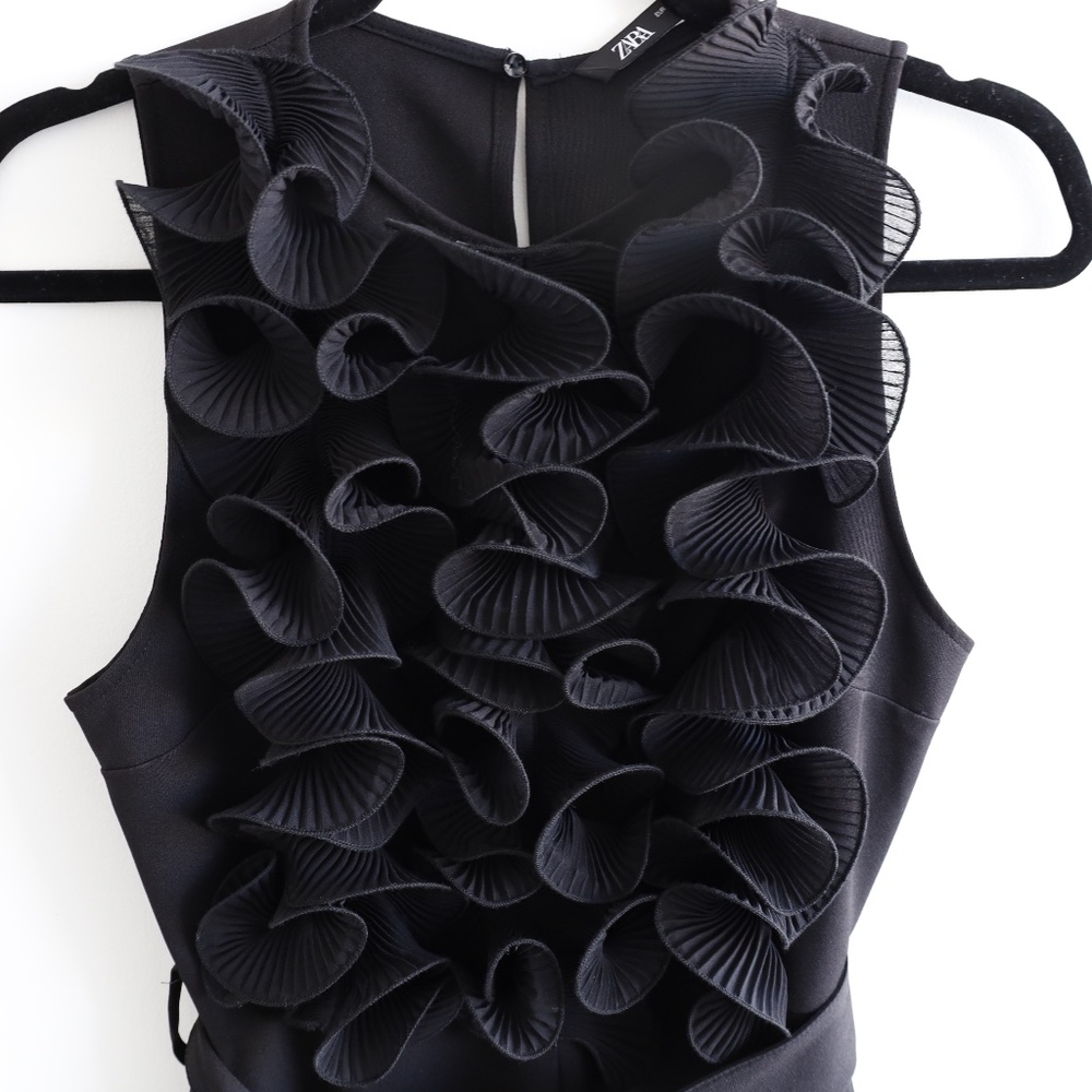 ZARA Black Pleated Ruffle Wide-Leg Belted Jumpsuit - Picture 3 of 8